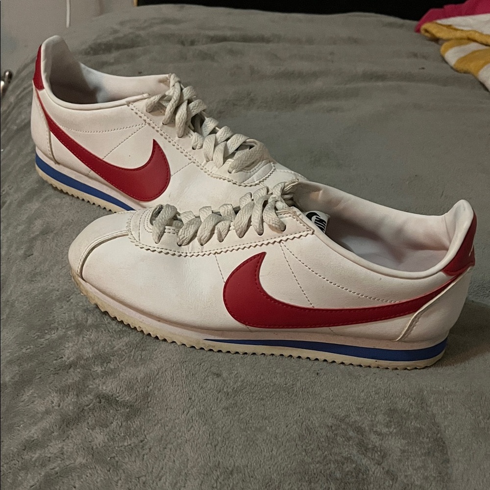 Nike Women’s White and Red Classic Cortez “Forrest Gump” Sneakers size 8